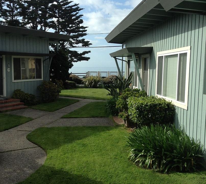 1st image of 23915 E Cliff Dr