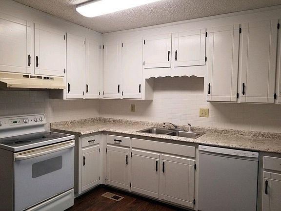 4th image of 6303 N Clearview Dr