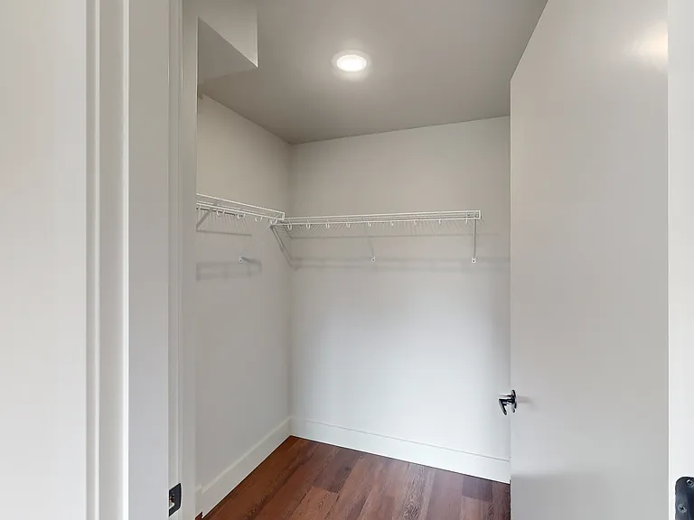 Capitol Hilltop Apartments — Photo 43