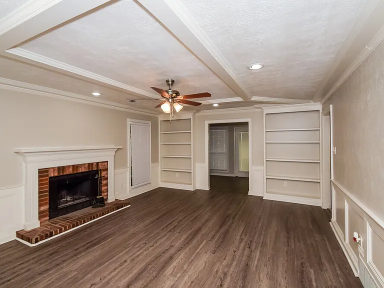 120 Shelley Renee Ln — Photo 4