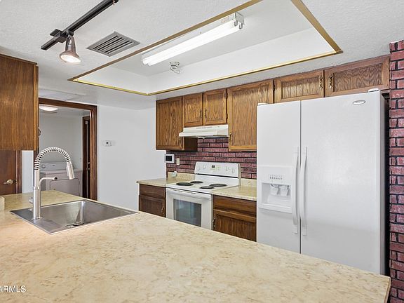 3rd image of 2608 N JAY Street