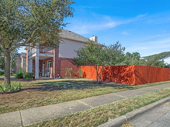 5th image of 800 Windsor Hill Dr