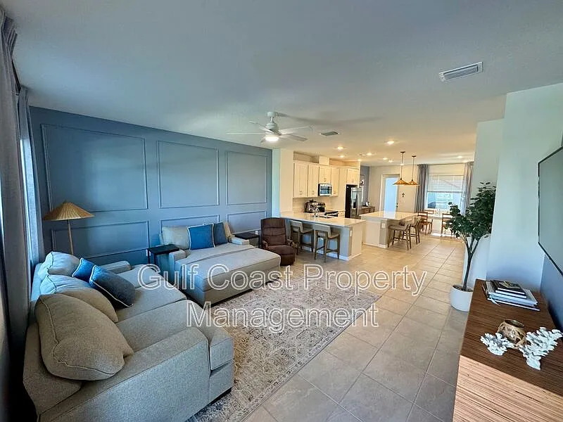 3 bed, 2.5 bath, 1706 sqft, $3,100 — Photo 3
