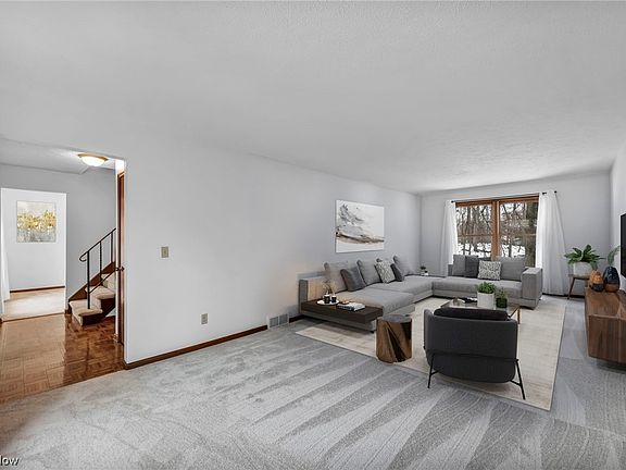 4th image of 6905 Karen Dr