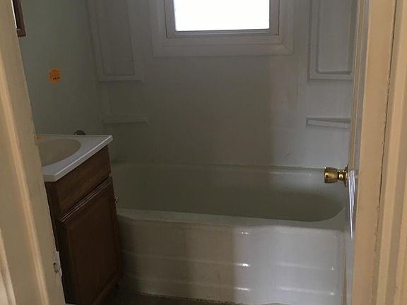 5th image of 1609 Maine Ave