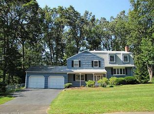 45 Tanglewood Rd, Farmington, CT 06032
