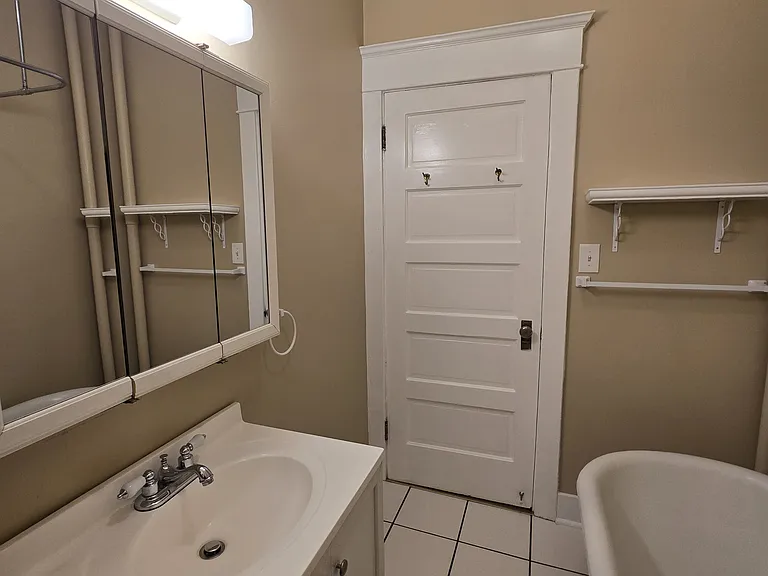 The Delmont — Photo 6