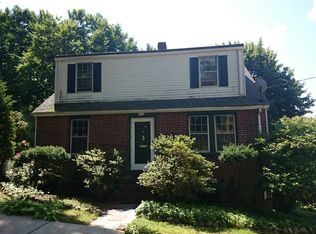 1 Hackensack Ct, Chestnut Hill, MA 02467