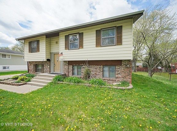 3rd image of 1307 Edgerton Dr