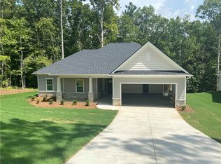 108 Cottage Ct, Box Springs, AL 31801