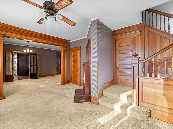5th image of 105 Kellogg Ave