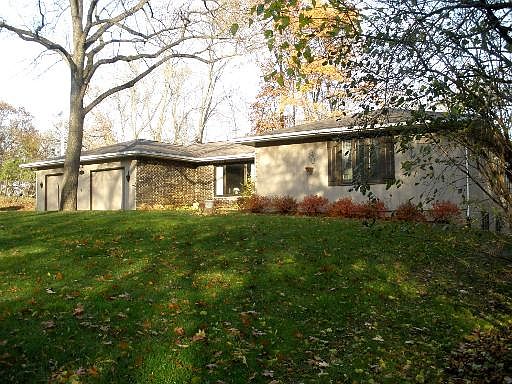 1st image of 1011 W Woodcliff Dr