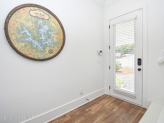 5th image of 299 Williams Rd