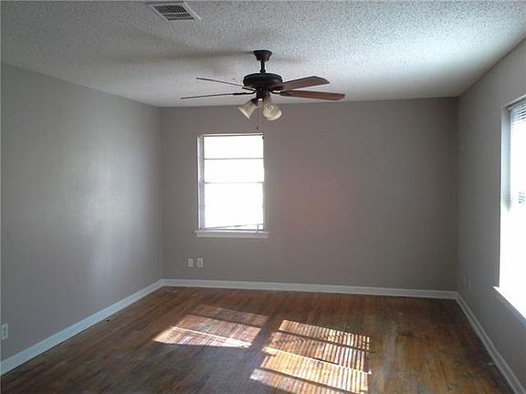 4th image of 827 Cedar Dr