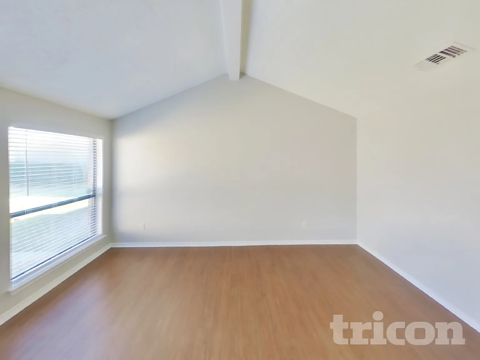 3112 Glenview Carrollton TX — Photo 4