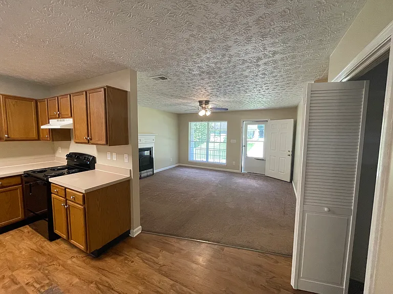 10824 Charlene Dr — Photo 8