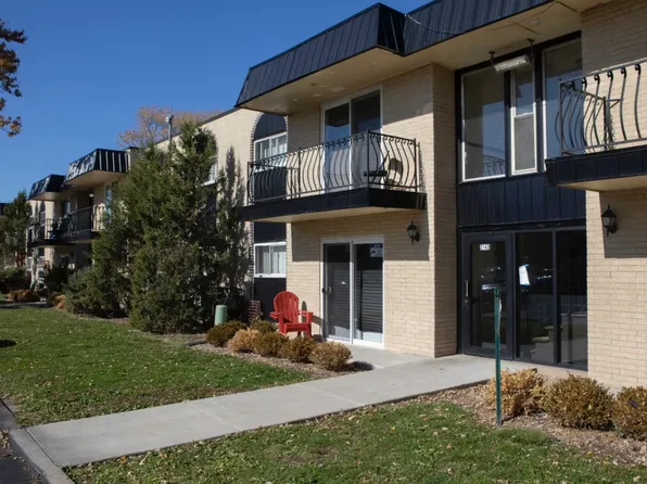 2148 175th St APT 2, Lansing, IL 60438