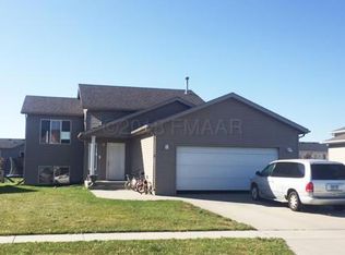 3532 Eagle Run Dr, West Fargo, ND 58078