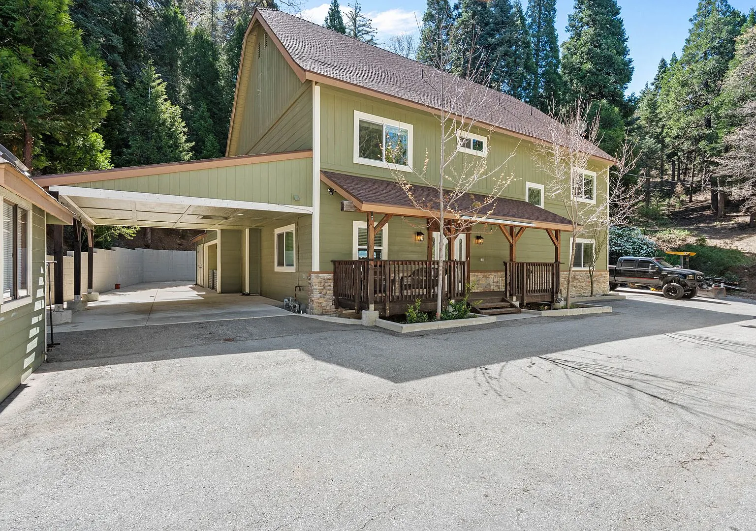 Magnificent Craftsman Style Custom Home — Photo 1