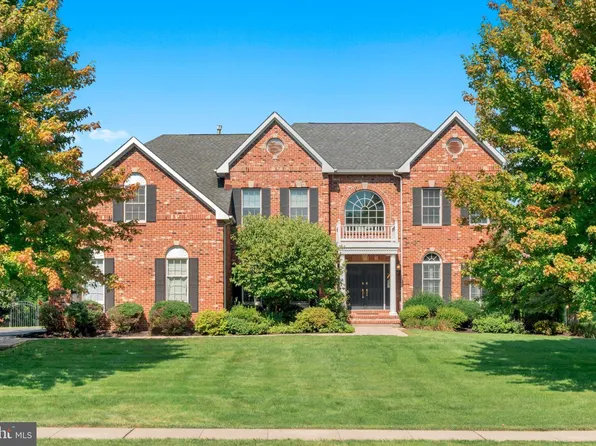135 Livery Dr, Southampton, PA 18966