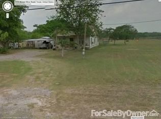 5123 Mount Olive Rd, Adkins, TX 78101
