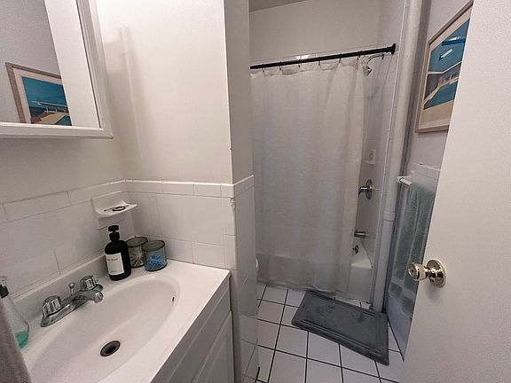 4th image of 162 E 85th St APT 5R