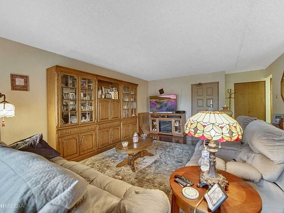4th image of 4735 W 105th St APT 104