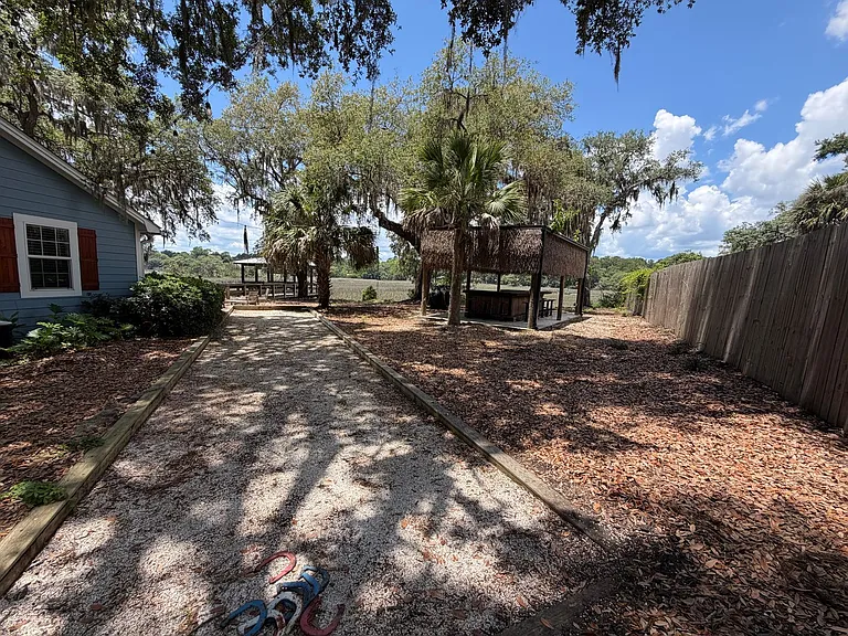 116 Burnett Rd — Photo 21