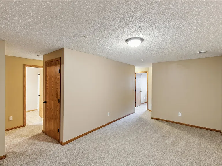 7300 Kahler Cir NE — Photo 16