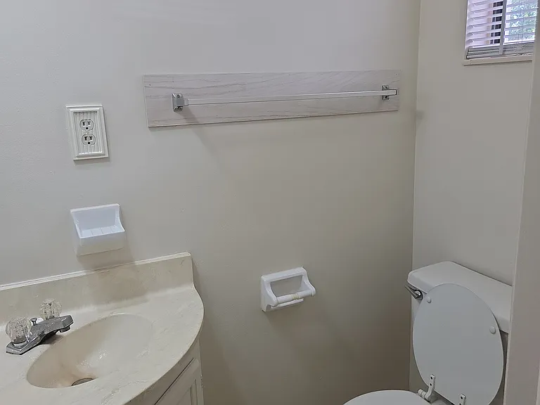 3755 S Hopkins Ave #5-C — Photo 5