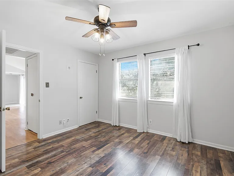 9226 Jollyville Rd #222 — Photo 18