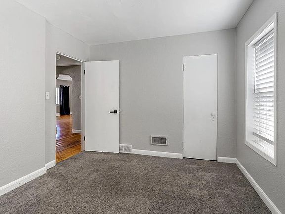 5th image of 1101 W Wisconsin Ave