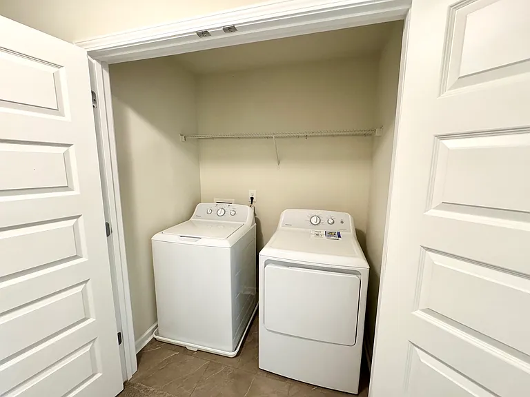 520 McGinnis Cir — Photo 14