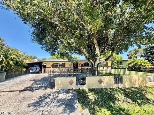 4715 Nottingham Dr, Fort Myers, FL 33905