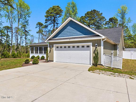 4th image of 116 Boundary Loop Road NW