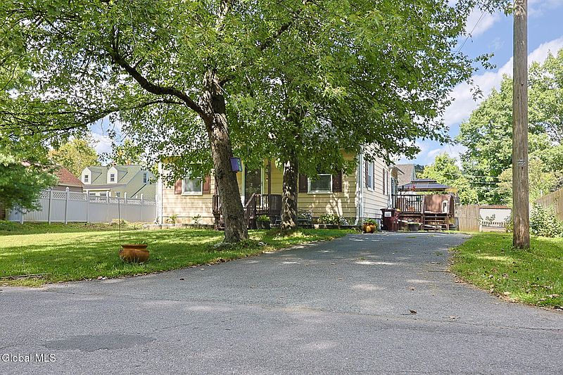 2nd image of 37 Marion Avenue