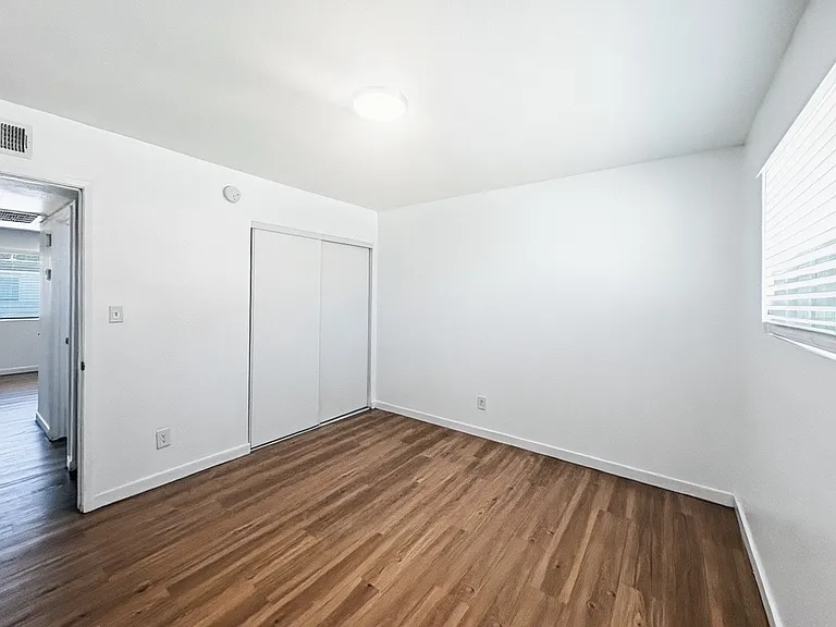 1808 N 31st St #8 — Photo 3