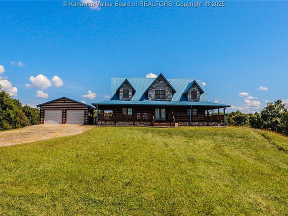 2nd image of 411 Foxtrot Rd