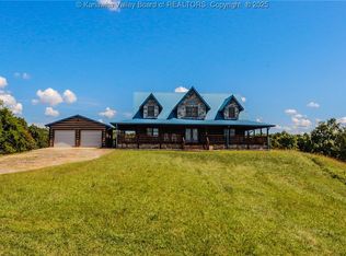 411 Foxtrot Rd, Looneyville, WV 25259