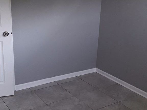 4th image of 1546 Burnham Ave