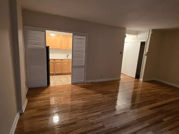 822 Union Street image 3 of 12