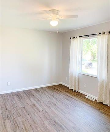 5th image of 2538 Meadowlane Dr