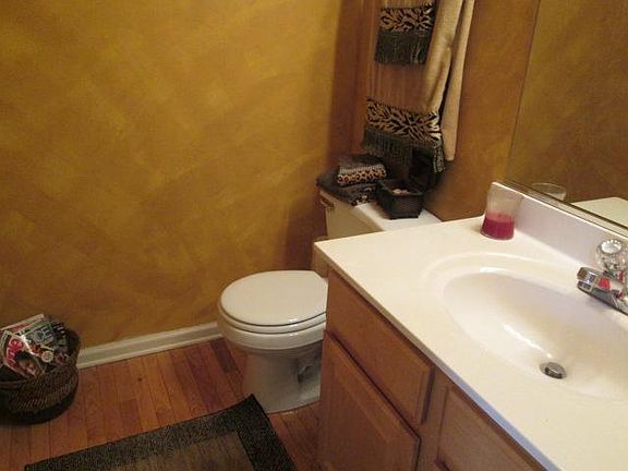 3rd image of 4325 Clovelly Dr