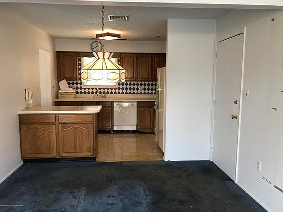 5th image of 90 Moorage Ave
