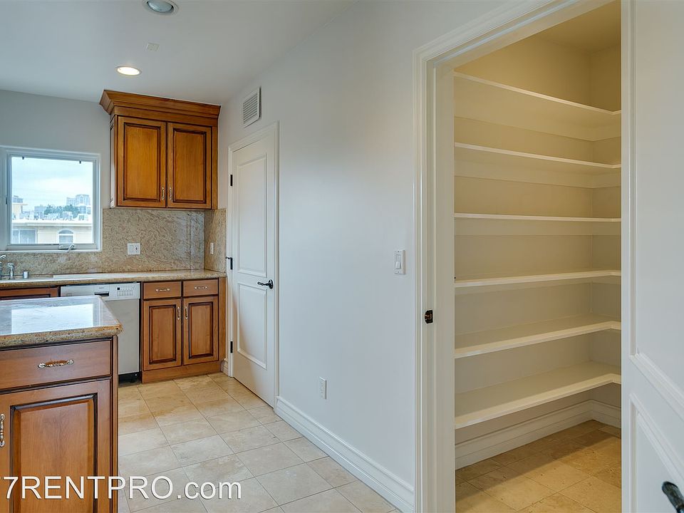 1st image of 1904 Manning Ave Unit 500