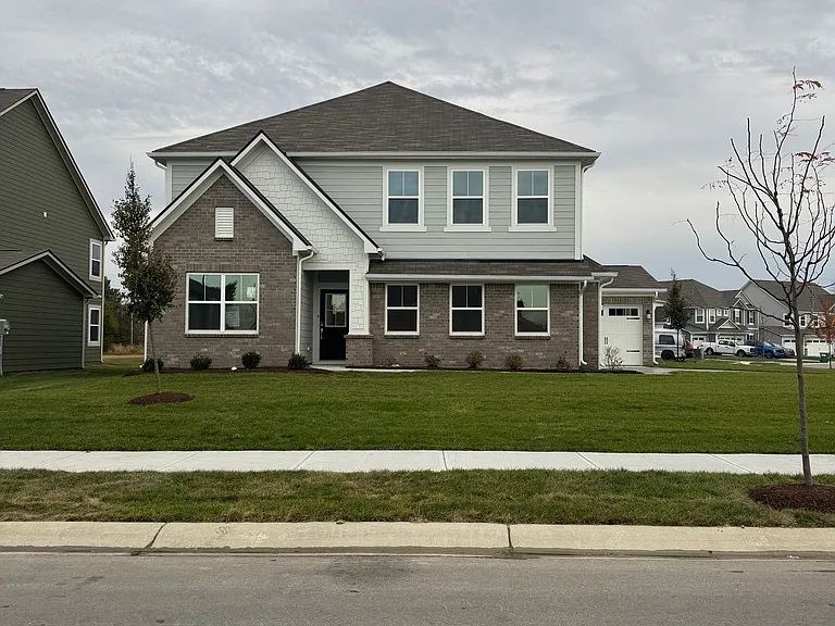 7451 Fallsworth Dr — Photo 1