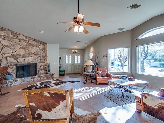 5th image of 3595 Desert Rose Ln