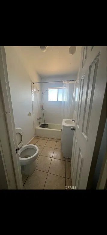 1 bed, 1.0 bath, 650 sqft, $900 — Photo 2