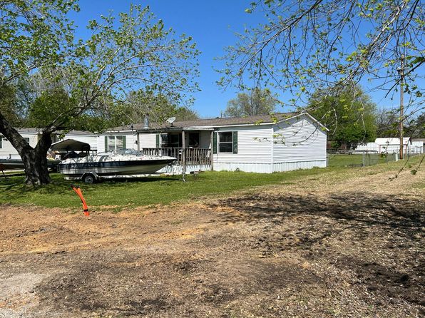 105 9th St, Warner, OK 74469