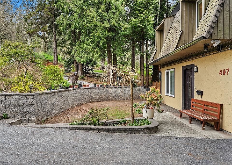 1st image of 407 Dartmoor Dr